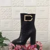 Eleganti stivali firmati di lusso da donna 10,5 cm tacco spesso stivale moda casual cerniera laterale motivo pietra in rilievo stivaletti punta quadrata in vera pelle