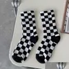 Guêtres Bas Tube À Carreaux Chaussettes De Mode Damier Femmes Coton Moyen Noir Et Blanc Drop Livraison Chaussures Accessoires Spec Dhkab