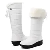 Bottes de pluie Chaussures d'hiver imperméables femmes bottes de neige fourrure chaude en peluche décontracté Wedge genou bottes hautes filles noir blanc chaussures de pluie dames 230927