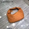 حقائب Bottegassvenetas Jodie New Ins Super Fire Net Red 2023 Summer Portable Leather Leather Lovers Oxhorn Bag Mini Fashion Trend Have Logo