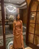 Dubai Arabski rozmiar rozmiarów Sukienki balowa kantar o szyja wysokie bok plisowane platety podłogi formalne noszenie urodziny
