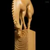 Dekorativa figurer Boxwood Wood 10cm Hästtätning Skulptur Lycklig djur Zodiakstaty Dricksvatten Heminredning