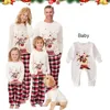 Familjsmatchande kläder Xmas Family Matching Pyjamas Set Cute Deer Adult Kid Baby Family Matching Outfits Christmas Family PJS Dog Clothes Scarf 230927