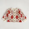 Cardigan Autunno Inverno Kid Diamond Plaid Maglione fatto a mano con palline Boy Girl Bambini Cardigan lavorato a maglia Top in cotone Cappotto Bretelle per bambini Body 230927