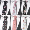 Cravatta da uomo alla moda in cotone con fiori cravatte classiche colorate floreali adorabili cravatte da uomo magro regalo per feste di nozze Tie247d