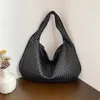 Sacos de noite Bolsa de tecido premium francesa para mulheres versátil bolsa de um ombro nas axilas para tamanho pequeno bolsa de mão 230801