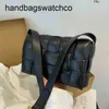 Bottegvenetas cassetes sacos crossbody saco tecido pequeno quadrado saco feminino travesseiro 2024 nova moda qiwei mesmo estilo net vermelho tofu único ombro mensageiro