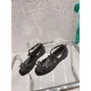 Valentionnz Scarpe Ballerina Scarpe eleganti in raso Ragazza Stilista di seta Lady Warren Rivetto alto con fiocco Balletto 2024 Nuova fibbia incrociata Fondo piatto Donne singole GWT9