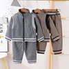 Set di abbigliamento Primavera e Autunno Per bambini Set di maniche lunghe in velluto a coste per bambini Ragazzi e ragazze Cardigan con cerniera con lettera Sport casual Two Pie 230927