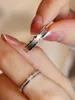 Anel de casal em prata esterlina 999 com design de nicho Jianjia Bailu letras ajustáveis no anel, dando à sua namorada um presente leve e luxuoso