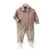 Ensembles de vêtements Bébé garçon vêtements mère enfants printemps vêtements ensembles pull gilet 3 pièces enfant en bas âge pantalon coton version coréenne de l'ensemble des enfants costume 230927