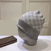 Beanie Paraorecchie Francia Cappello Lavorato A Maglia Berretto di Lusso Invernale Unisex Lettera Ricamata Calore Per Gli Sport All'aria Aperta E Viaggi Cappelli Aderenti In Pura Lana Berretto Firmato