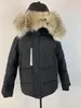 Kanada Designer Men's Down Jacket Canadian Parka Winter Coat Waterproof Tyg Män Wolf Fur Wyndham Jacket Huva Fourrure Outwear Raccoon päls