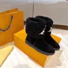 Botas de mujer de diseñador Laureate Zapatos casuales planos Bota de nieve de cuero para mujer Invierno suave Chicas cálidas Piel de oveja Marrón Zapato negro Piel de felpa Media bota de tobillo 35-41 con caja