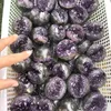 Dekorative Figuren, 1 Stück, zufällig ausgewählte natürliche Amethyst-Kristall-Geode mit künstlicher Außenhülle