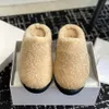 Sapatos de linha Designer de luxo Plataforma de cordeiro Mulheres Fluffy Fur Slipper Slide Mules Tendência Shearling Sandálias Inverno Lã Sapatos Quentes Botas de Neve Ao Ar Livre Com Caixa