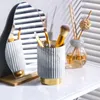 Tazas Taza de almacenamiento de cerámica de mármol de lujo moderno en borde dorado Elegante pincel de maquillaje decorativo Lápiz Contenedor de flores Decoración de mesa