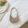 Sac à main en cuir pour femmes, couleur unie, Mini sac sous les bras décontracté, pochette à bandoulière avec chaîne verte, fourre-tout en cuir pour dames