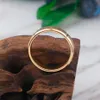 2021 Nueva moda Color dorado Anillo de pareja con ranura de acero inoxidable Elegante anillo de amante mate para mujeres y hombres Joyería de alianza de boda 178P