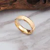 2021 Nueva moda Color dorado Anillo de pareja con ranura de acero inoxidable Elegante anillo de amante mate para mujeres y hombres Joyería de alianza de boda 178P