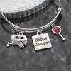 8pcs Lot Happy Camper Armband Camping Geschenk RV Travel Trailer Charm Edelstahl Verstellbarer Armreifen Glamping Schmuck Geschenk294r