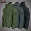 Autres articles de sport Militaire peau de requin vestes à coque souple hommes tactique coupe-vent veste imperméable hommes armée vestes de combat hommes manteaux de bombardier à capuche 230927