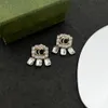 Middle Style Diamond Stud Avancerad anpassad original mässingsmaterial Bronsutförande Detaljer jämförbara225o