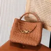 Andiamo Кожаная Сумка Bvbag Lady Tote Дизайнерская сумка Сумки 2023 Чистая ручная работа Большая кассета Модная повседневная цветная сумка Botteega Totes Gu82