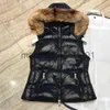 Women's Down Parkas Vests Winter Jacket Women 2023ノースリーブベストフード付きパッド付きジャケットフェイクファーコート韓国ファッション枢機Cardigancheap卸売新しいJ230928