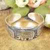 Charmarmband Ancient Silver Elephant Armband Miao Tibetan smycken Partihandel snidad kvinnlig bredöppning