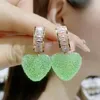 Stud coreano doce doce cor amor coração balançar brincos para mulheres brilhantes zircon cristal personalidade brincos meninas festa jóias presente 230928