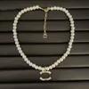 Lyxdesigner Fashion Pendant Halsband Guldpläterade Crystal Pearl Rhinestone Pear Necklace Women Jewerlry Accessories