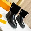 Botas de mujer de diseñador Laureate Zapatos casuales planos Bota de nieve de cuero para mujer Invierno suave Chicas cálidas Piel de oveja Marrón Zapato negro Piel de felpa Media bota de tobillo 35-41 con caja