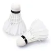 Bolas 12 piezas Badminton Shuttlecocks Entrenamiento de plumas para deportes al aire libre en interiores 230927