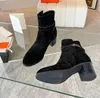 Mulheres de inverno botas nuas de salto grosso moda cowskin cabeça redonda fivela decoração luxo Itália na moda vestido de noite salto alto botas de marca famosa UE 35-42