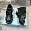 Designer Mocassins Femmes Mode Pain Chaussures Homme Augmenter Baskets Étanche Noir Luxe Tout En Cuir Nouvelle Robe De Mode Chaussure Casual