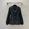 Outono preto cor sólida com cinto blazers manga longa entalhado-lapela botões único breasted náilon outwear casacos b3s242354