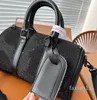 Borsa Keepall nera alla moda con strass Borsa di lusso firmata Borsa tote da donna Borse a tracolla a tracolla con diamanti Etichetta per bagagli in pelle di qualità