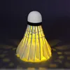 Balls Welkin 4PCSSET LUMINOUS SHUTTLECOCK SMD LED S ONOFFボタンICコントロールグースフェザーボールラケットスポーツバドミントン230927