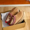 Novas botas de moda de inverno Tasman Tazz Chinelos plataforma de pele de carneiro slides de pele sapatos femininos Clássico ultra mini bota de neve camurça botas de tornozelo de lã de designer