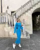 基本的なカジュアルドレスフレア長袖スプリットマキシドレス女性ファッションブルーOネックセータードレス