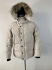 Canadá Designer Jaqueta Masculina Parka Canadense Casaco De Inverno À Prova D 'Água Pano Homens Lobo Fur Wyndham Jaqueta Com Capuz Fourrure Outwear Peles De Guaxinim Quente