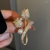 Brosches modes strass tulpan blomma för kvinnor elegant bukett pärla lapel stift bröllop parti märke smycken