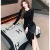 Sıradan Elbiseler 2023 Sonbahar Kış Velvet Gece Elbise Vintage Kadınlar O boyun parıltısı Rhinestone yan bölünmüş düğmeler bodycon siyah midi giysileri