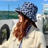 Ampla borda chapéus balde moda chapéu de inverno pele para mulheres carta zebra leopardo quente panamá preto branco vintage pescador balde 230927