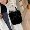 Kvällspåsar Autumn Winter Soft Fluffy Plush Handväskor för kvinnor 2023 Korean Pink White Khaki Tote Bag Söt hårboll damer dagligen axel