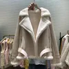 Cuir pour femme Faux cuir hiver veste en peau de mouton femmes col rabattu chaud fermeture éclair manteaux d'agneau fourrure d'agneau fausse moto vestes en cuir suédé 230927