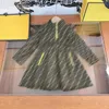 女の子のデザイナーのためのファッションレタープリントハーフジップデザインキッズフロックサイズ110-160 cm長袖の子供スカートSep25
