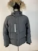 Canadá Designer Jaqueta Masculina Parka Canadense Casaco De Inverno À Prova D 'Água Pano Homens Lobo Fur Wyndham Jaqueta Com Capuz Fourrure Outwear Peles De Guaxinim Quente