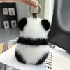 Keychains 13cm högkvalitativ lyxig riktig panda hänge nyckelring kvinnor söt dockväska bil nyckelring bakspegel prydnad män gåva